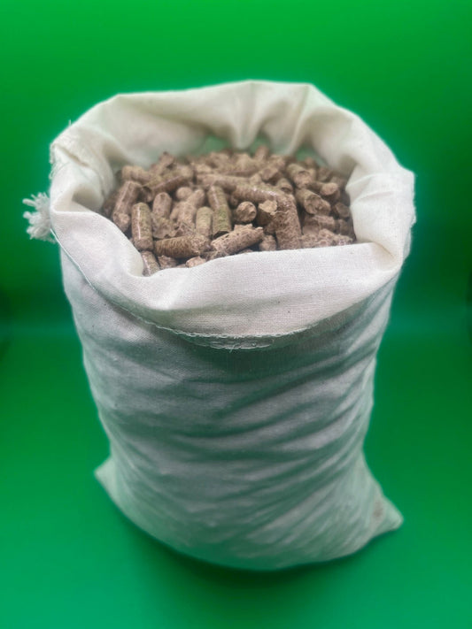Oak wood pellets for mycelium substrates - Medifungi